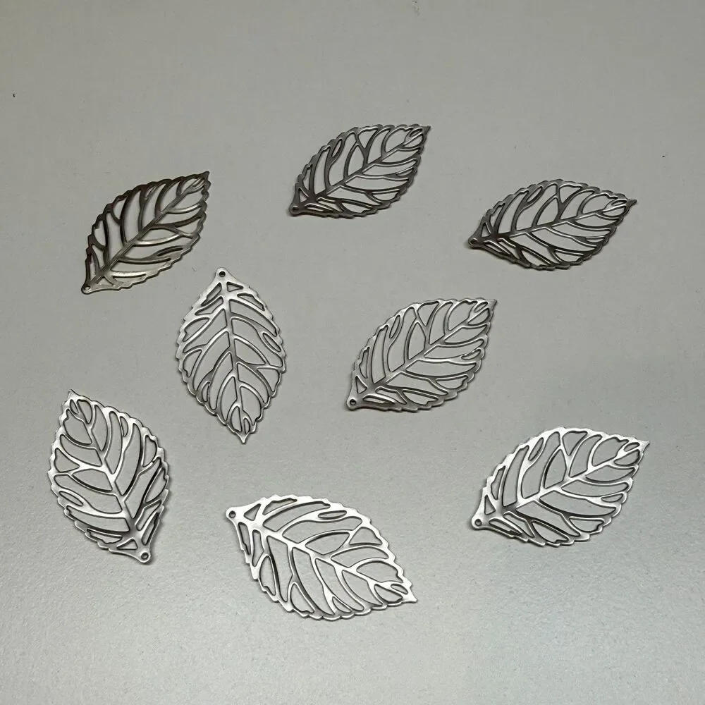 8 Leaf Charm - Rhodium Plated